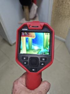 איתור נזילות מים